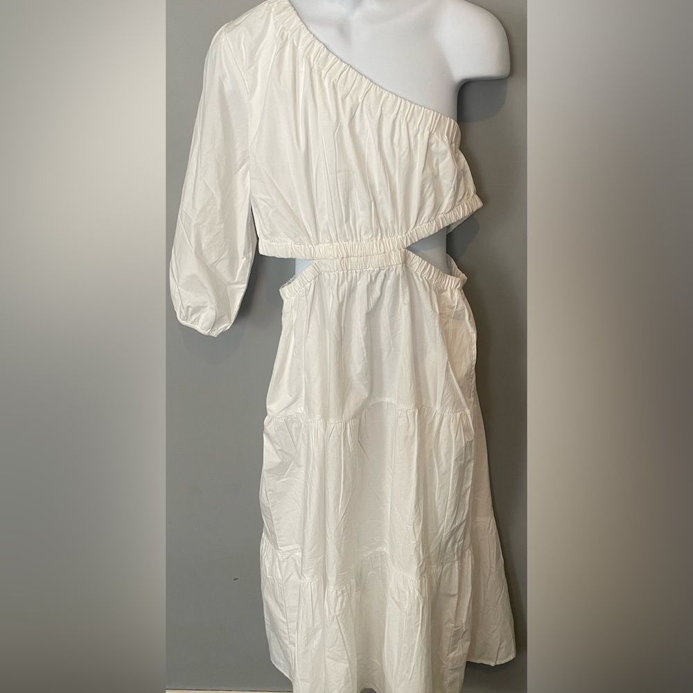White maxi dress